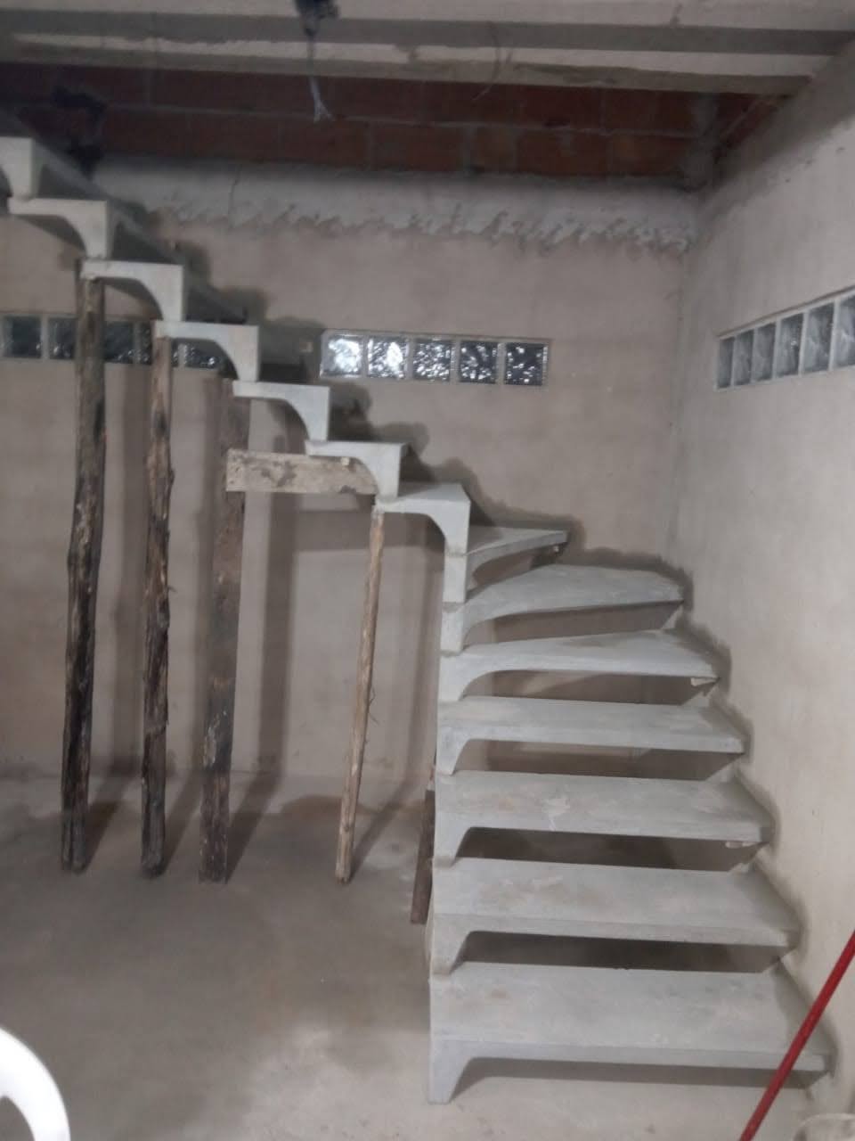 Escada em U 9